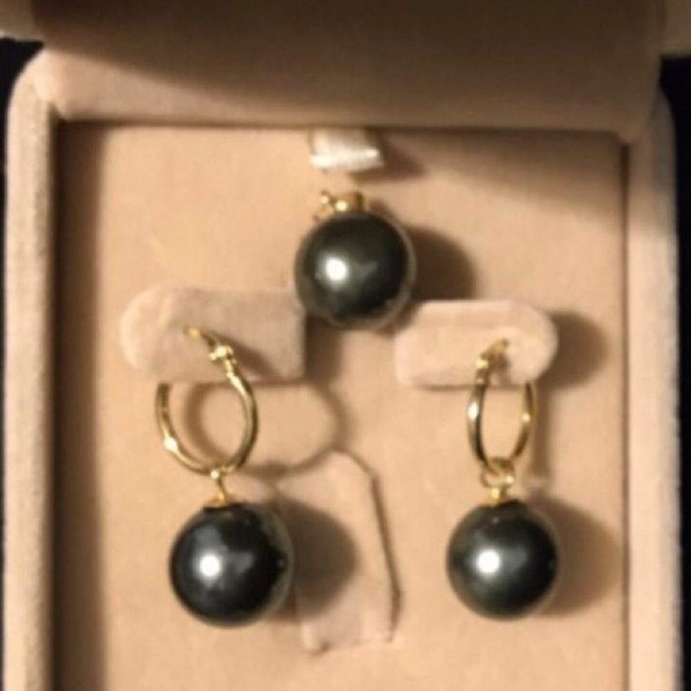 Black 13mm Set Southsea Tahitian Pearl Earrings and Pendant in solid gold